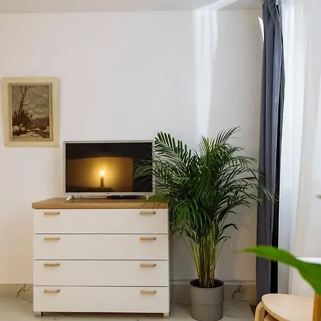 Studio With Private Terrace Next To Cismigiu Bucharest Exterior photo