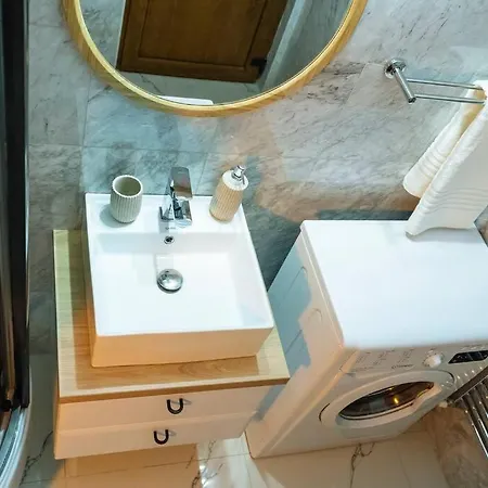 Studio With Private Terrace Next To Cismigiu Bucharest Exterior photo