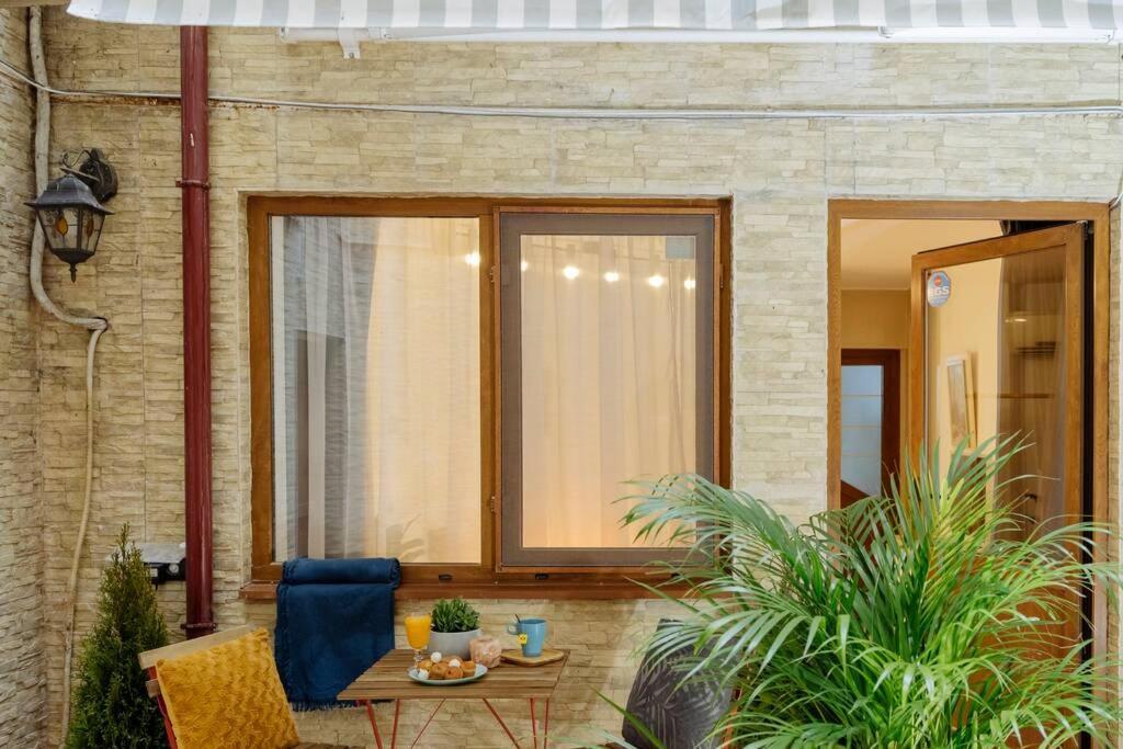 With Private Terrace Next To Cismigiu * Bucharest